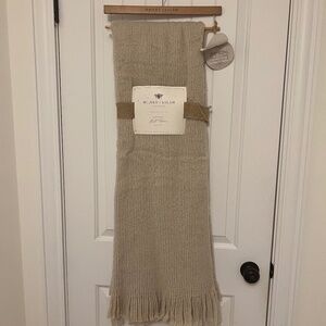 Honey & Lilah oversized throw